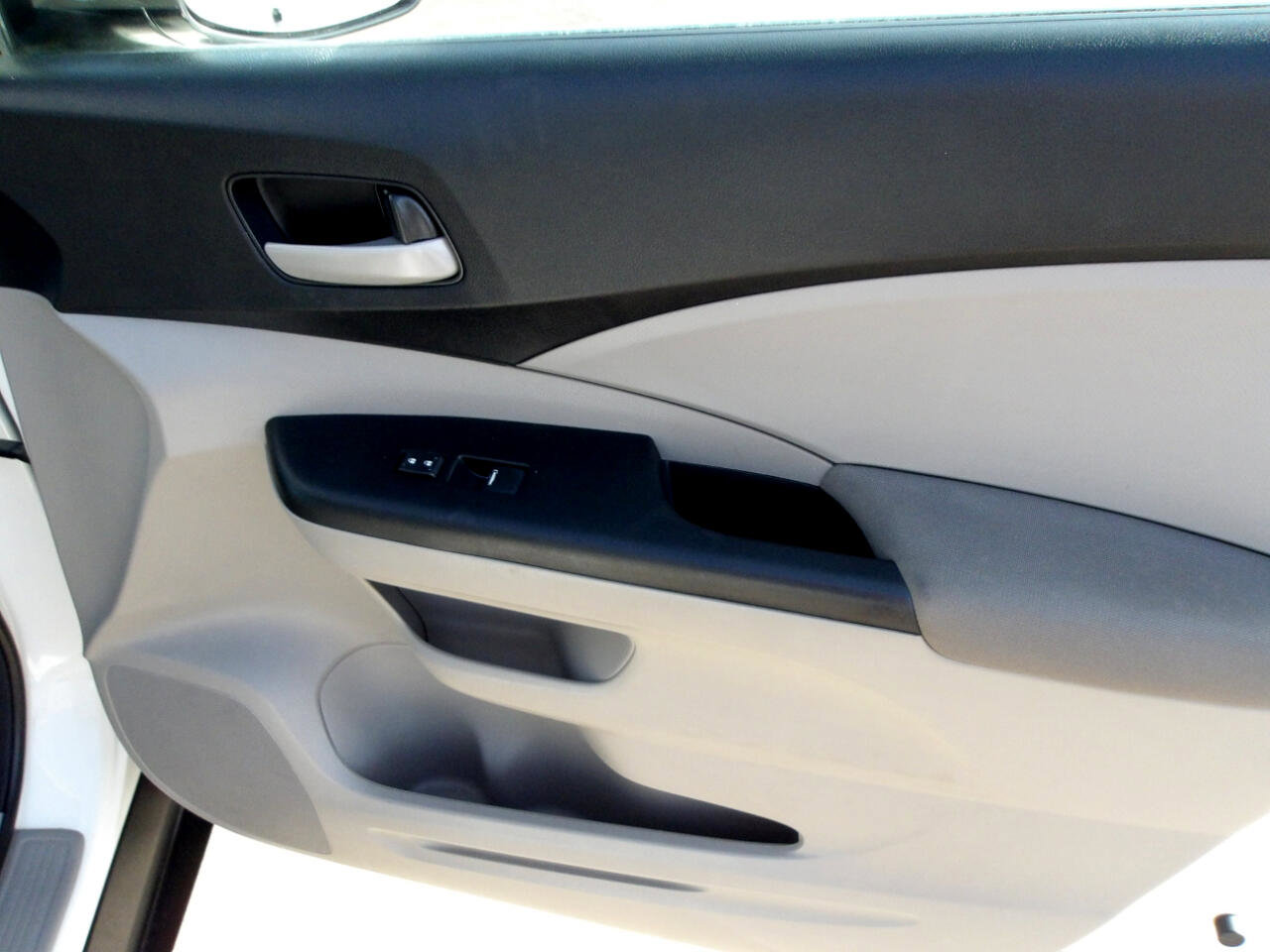 Used 2013 Honda CR-V LX image 9