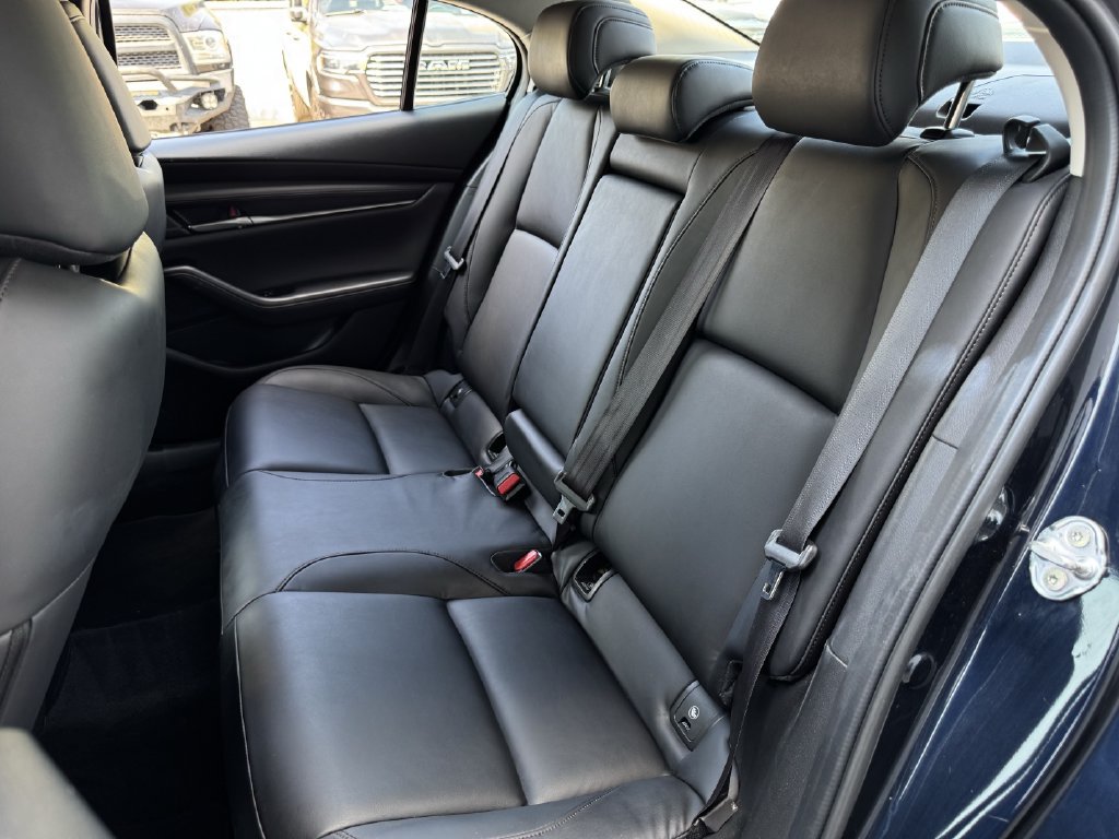 Used 2025 MAZDA MAZDA3 s FWD image 25