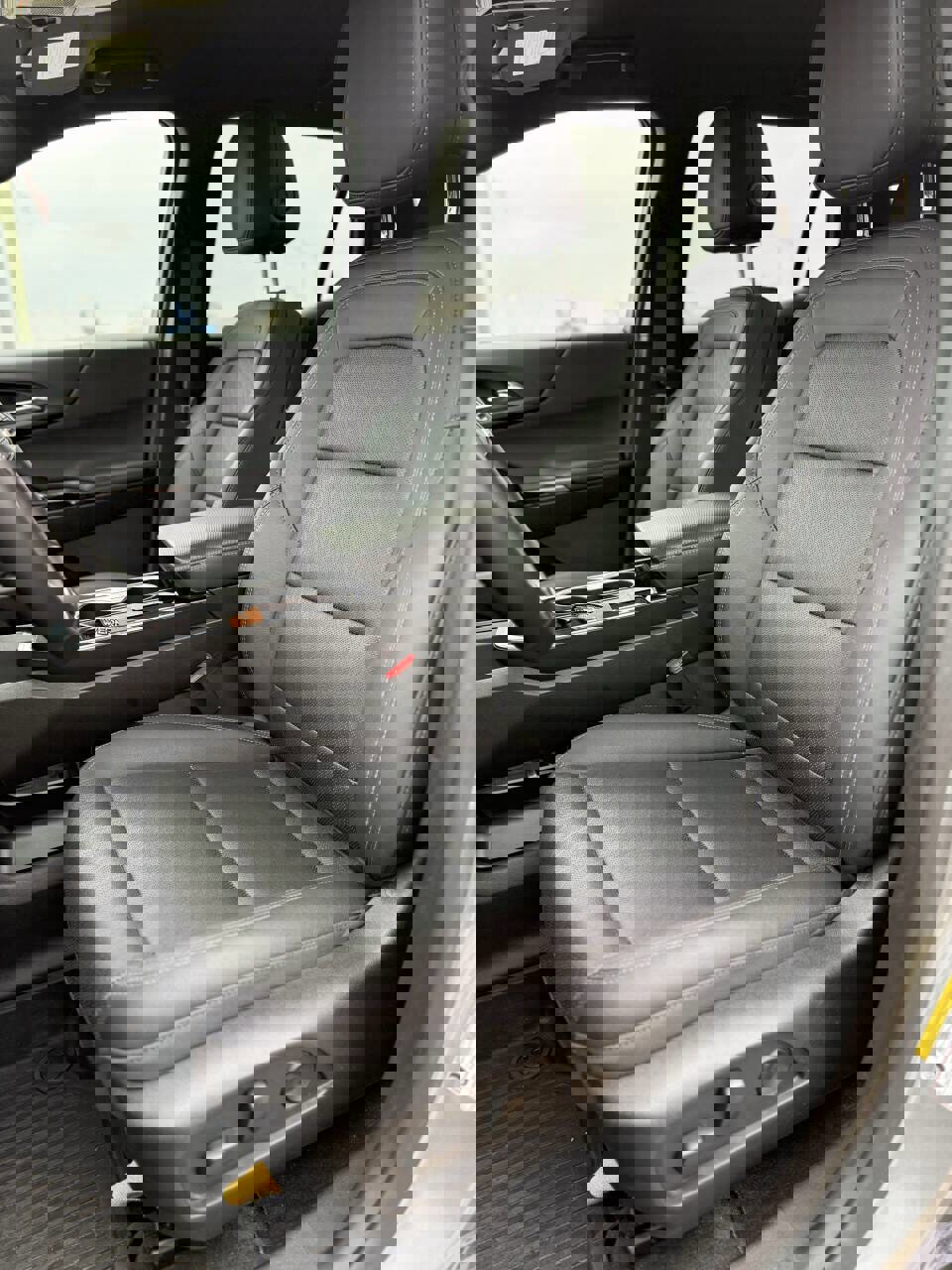 Used 2025 Chevrolet Equinox LT w/ Convenience Package II image 10