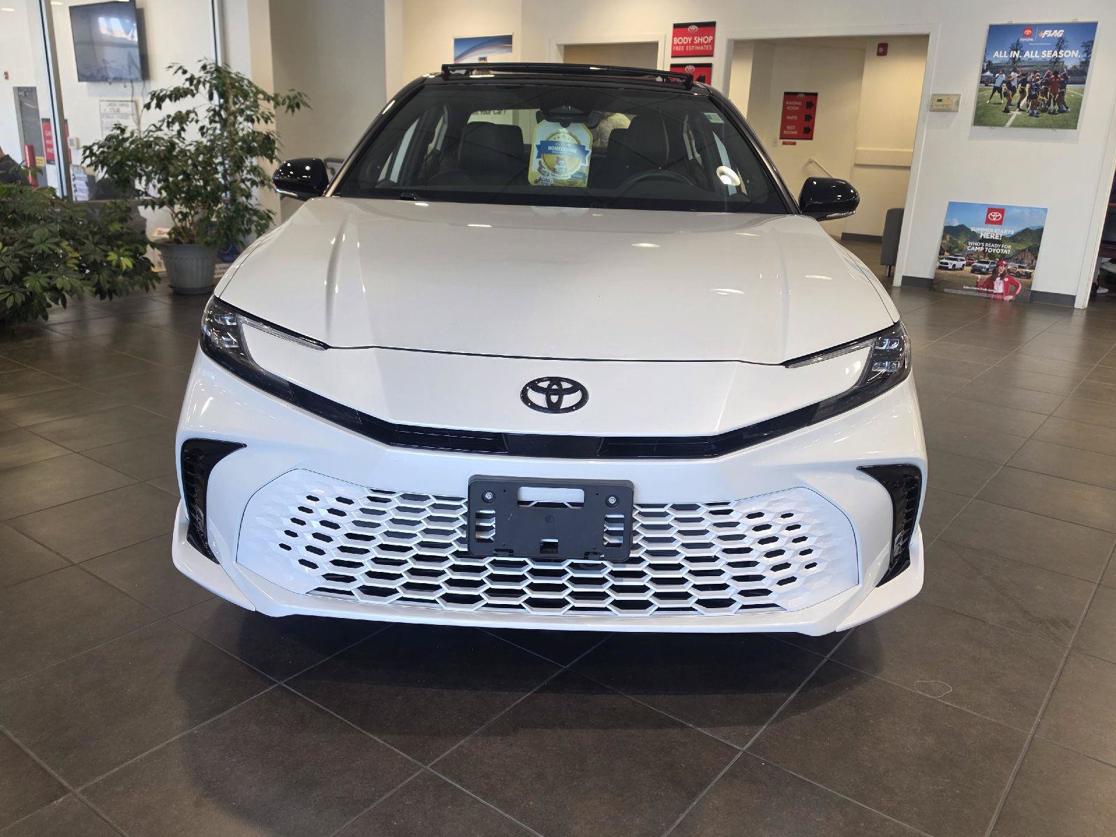 Used 2025 Toyota Camry XSE w/ Premium Package AWD/4WD image 8