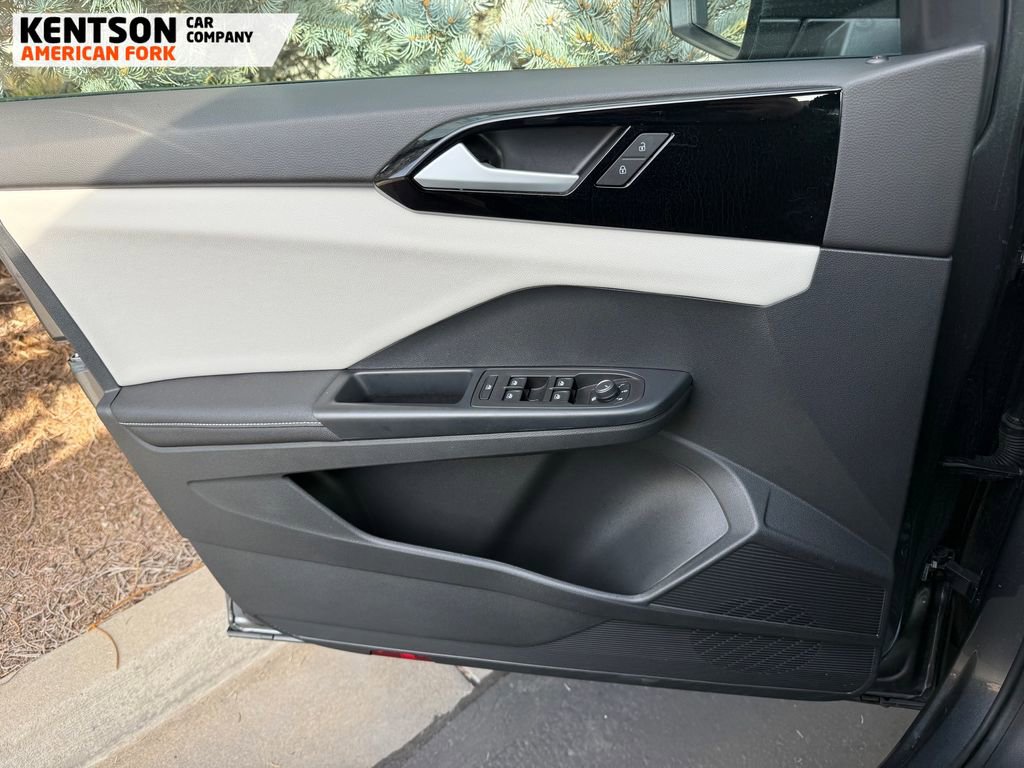 Used 2025 Volkswagen Taos S image 20