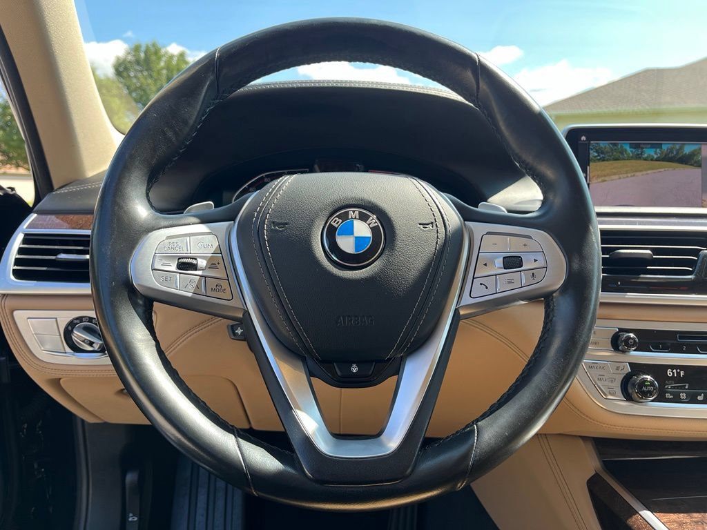 Used 2020 BMW 750i xDrive w/ Executive Package AWD/4WD image 34