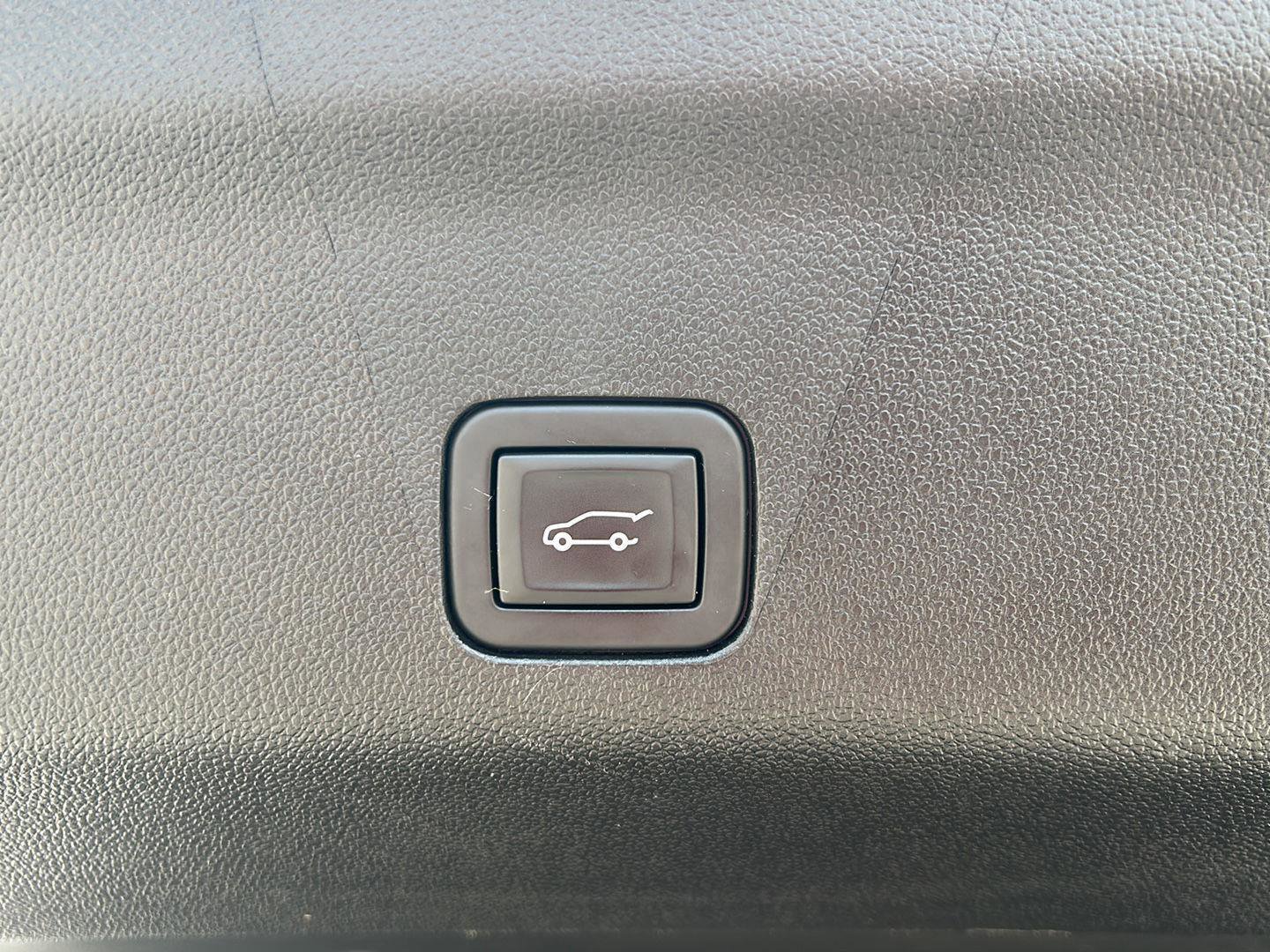 Used 2024 Cadillac Escalade Sport image 11