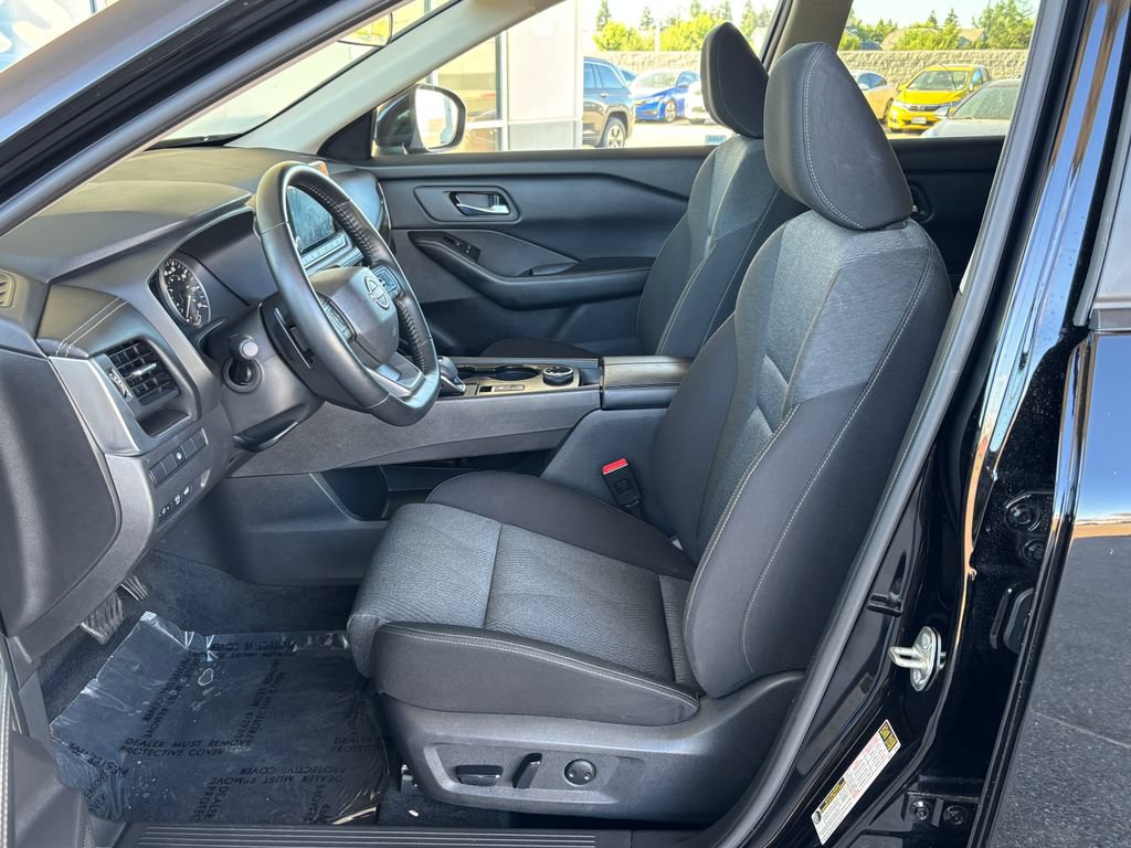 Used 2025 Nissan Rogue SV AWD/4WD image 22