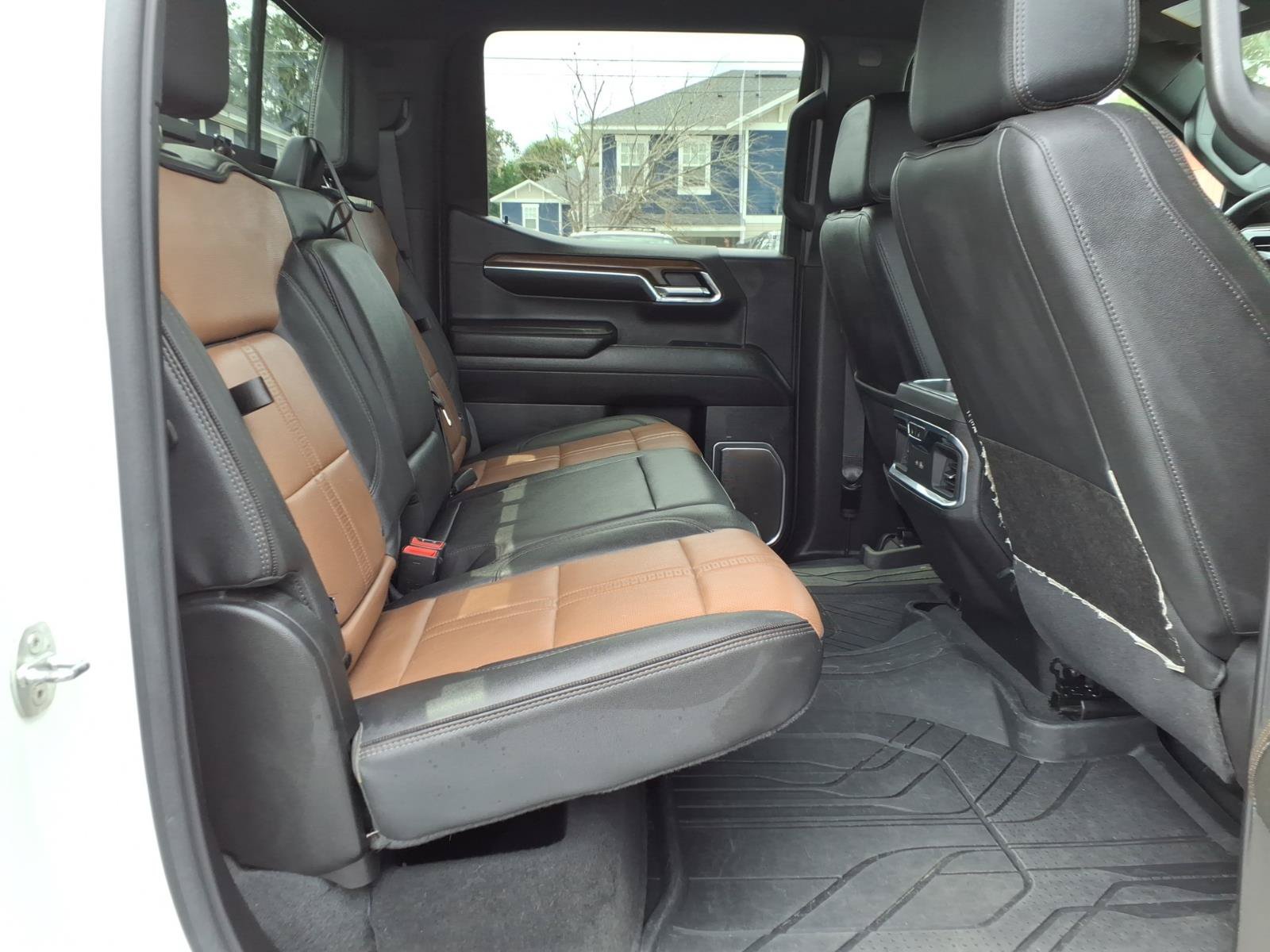 Used 2024 Chevrolet Silverado 1500 High Country w/ Technology Package AWD/4WD image 15
