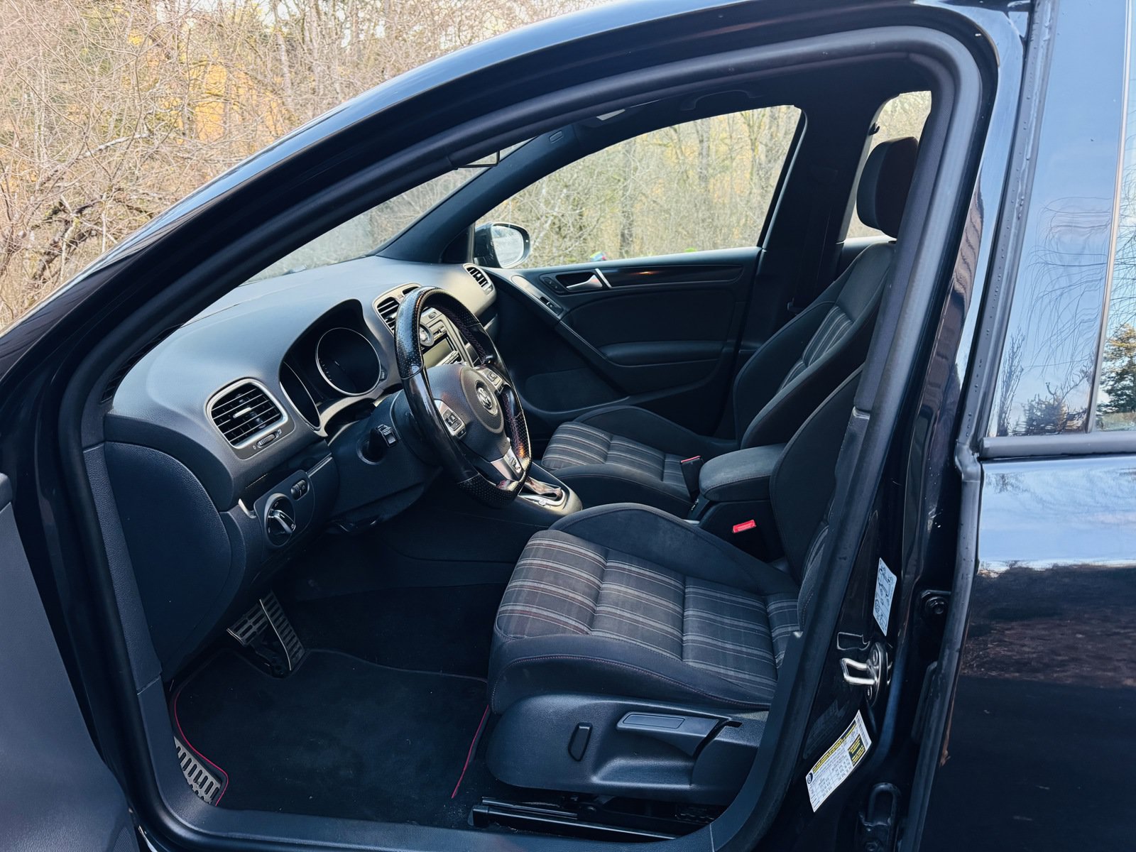 Used 2014 Volkswagen GTI Wolfsburg Edition FWD image 9