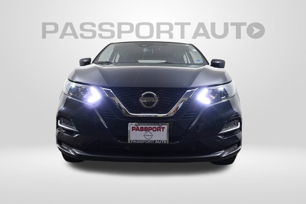 Used 2020 Nissan Rogue Sport S image 2