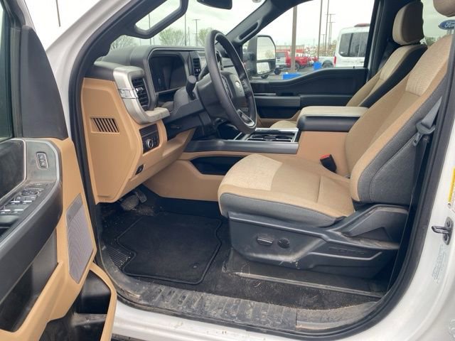 Used 2025 Ford F350 XLT w/ Black Appearance Package image 10