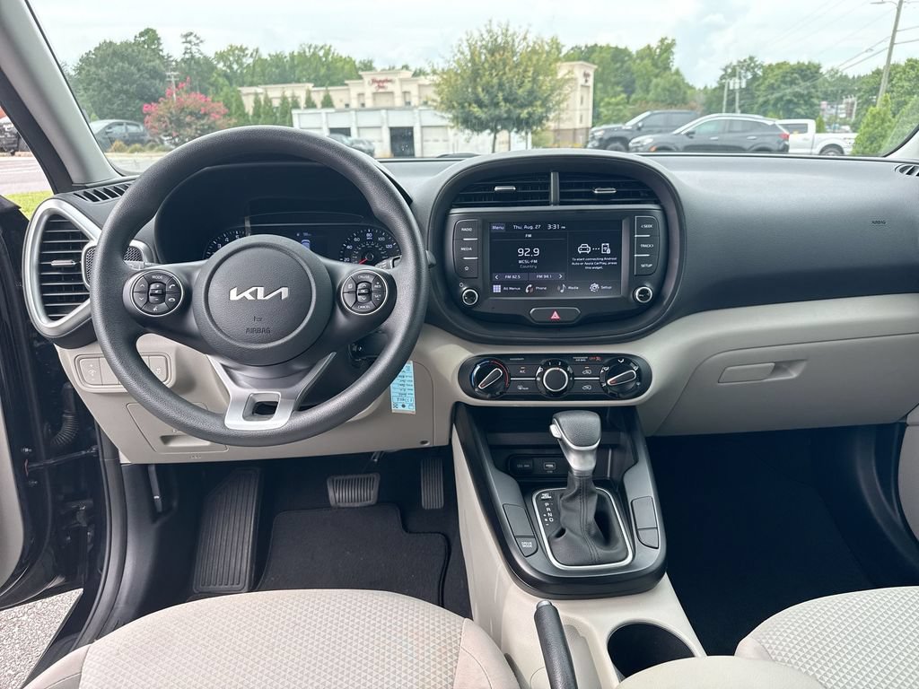 Used 2022 Kia Soul LX FWD image 24