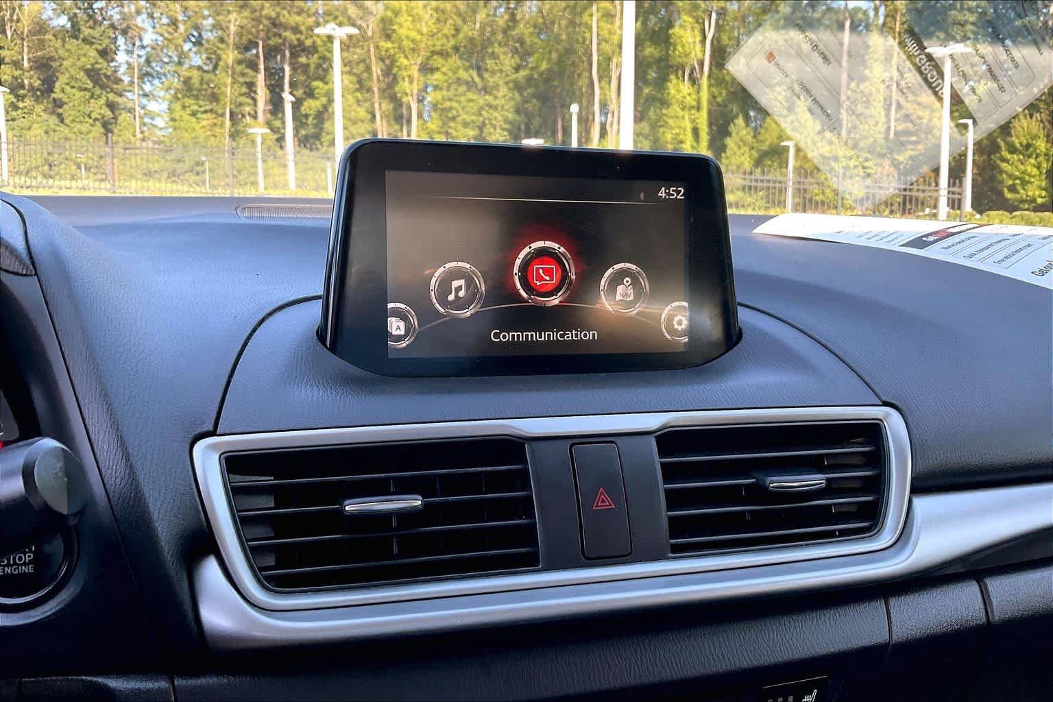 Used 2018 MAZDA MAZDA3 Touring FWD image 31