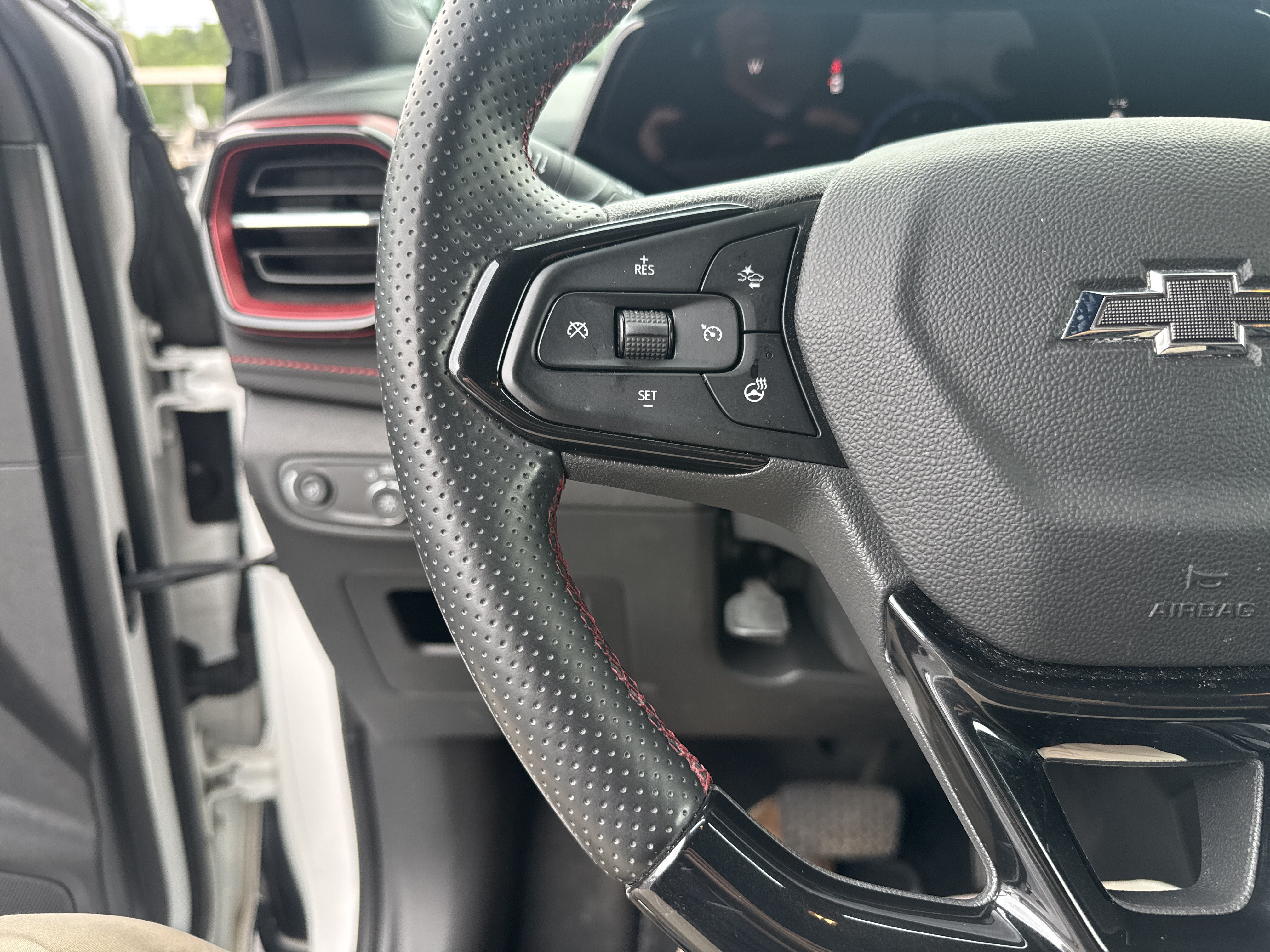 Used 2024 Chevrolet TrailBlazer RS FWD image 8