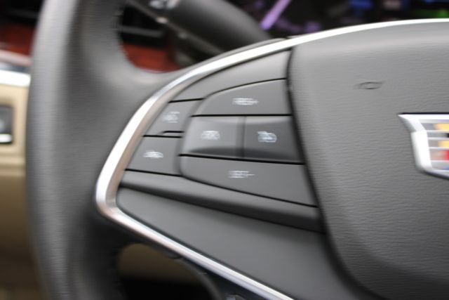 Used 2018 Cadillac XT5 Luxury w/ Driver Awareness Package FWD image 22