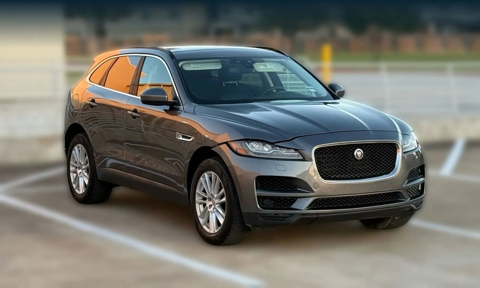 Used 2018 Jaguar F-PACE Prestige image 11