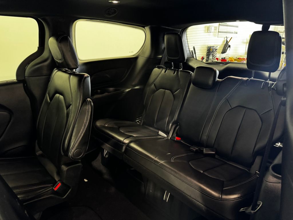Used 2025 Chrysler Pacifica Select FWD image 20
