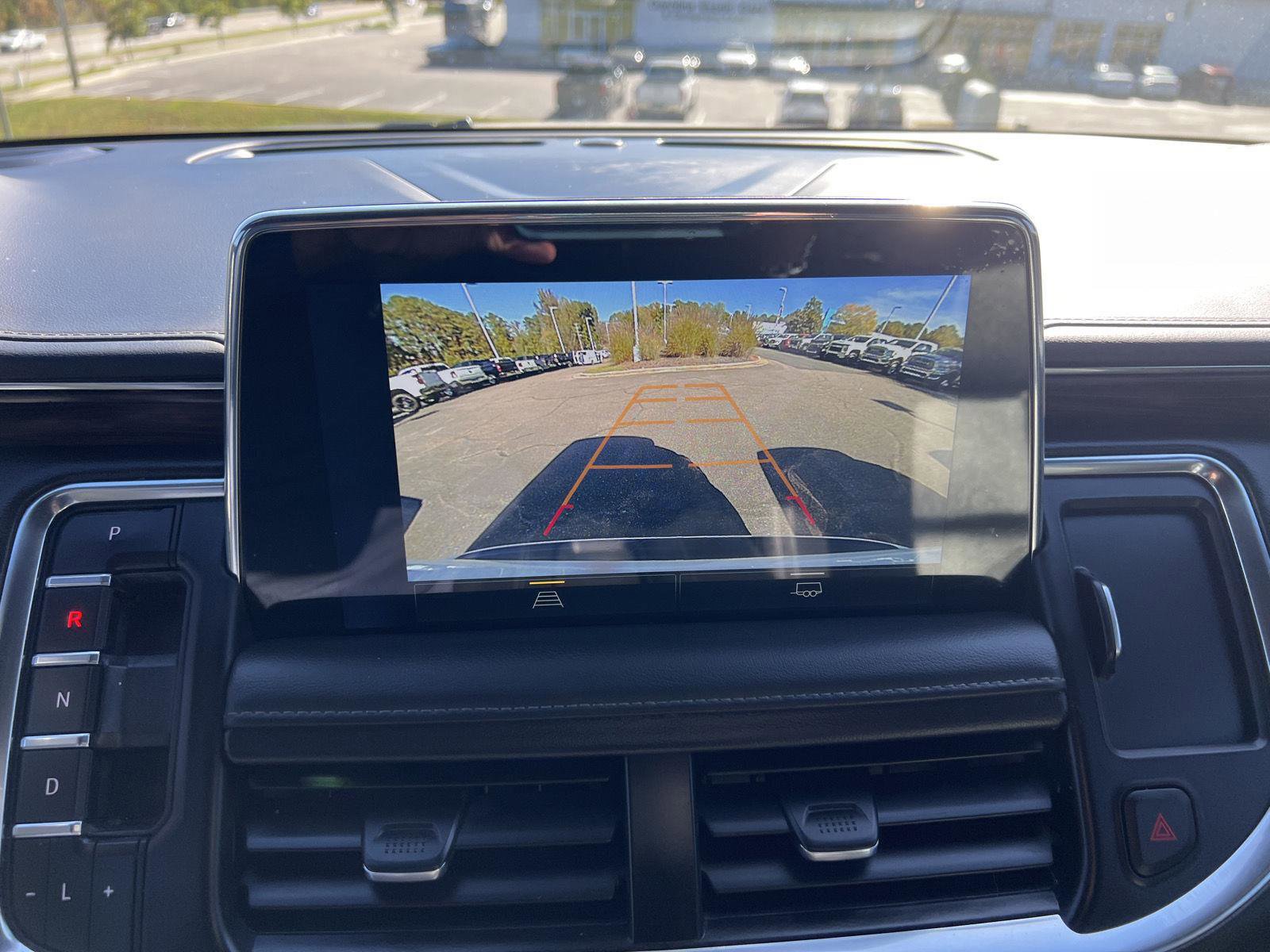 Used 2023 Chevrolet Suburban Z71 image 32