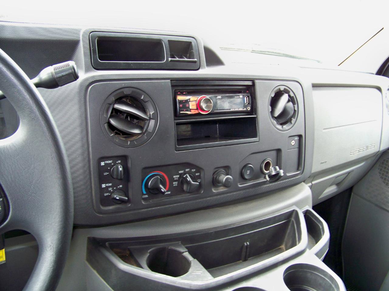 Used 2010 Ford E-350 and Econoline 350 XL image 15