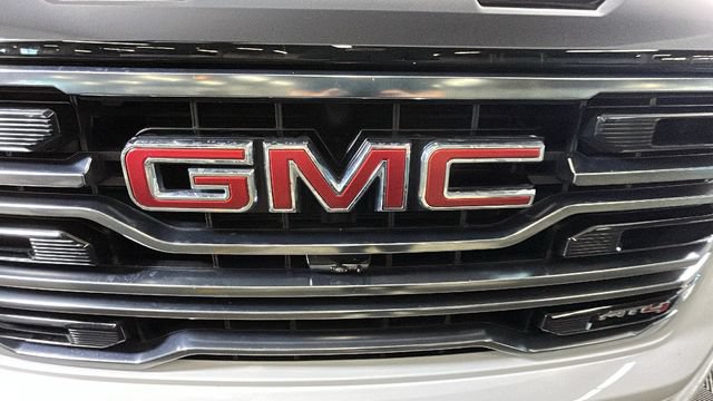 Used 2025 GMC Sierra 1500 AT4 w/ AT4 Premium Package AWD/4WD image 8