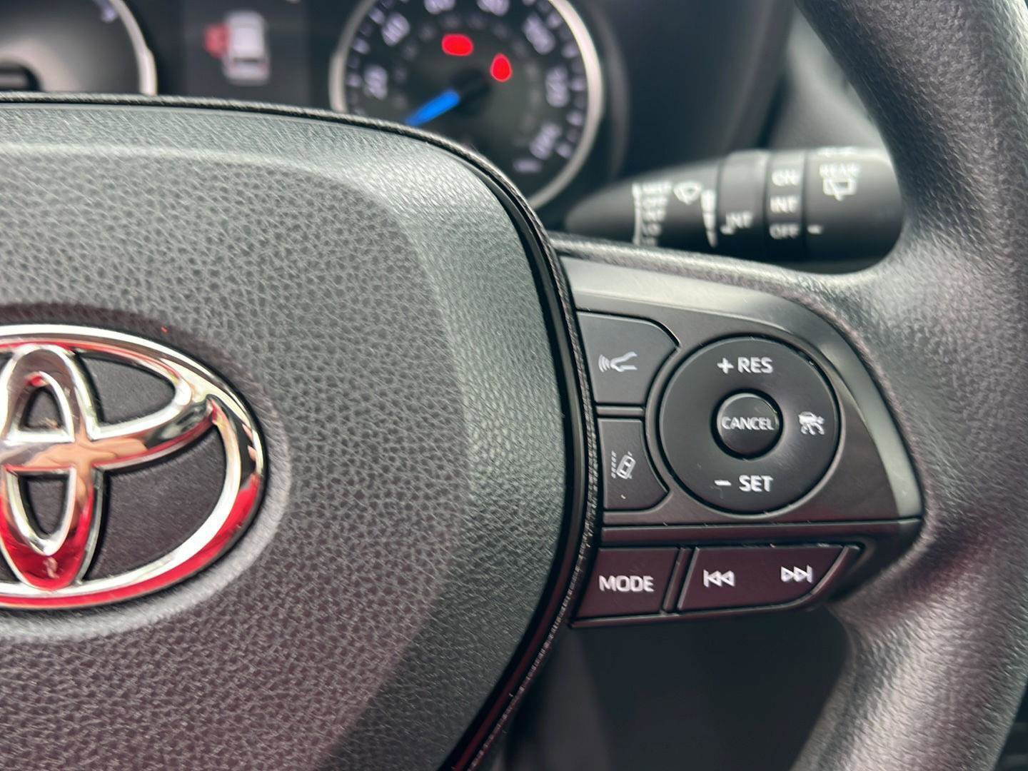 Used 2021 Toyota RAV4 XLE image 21