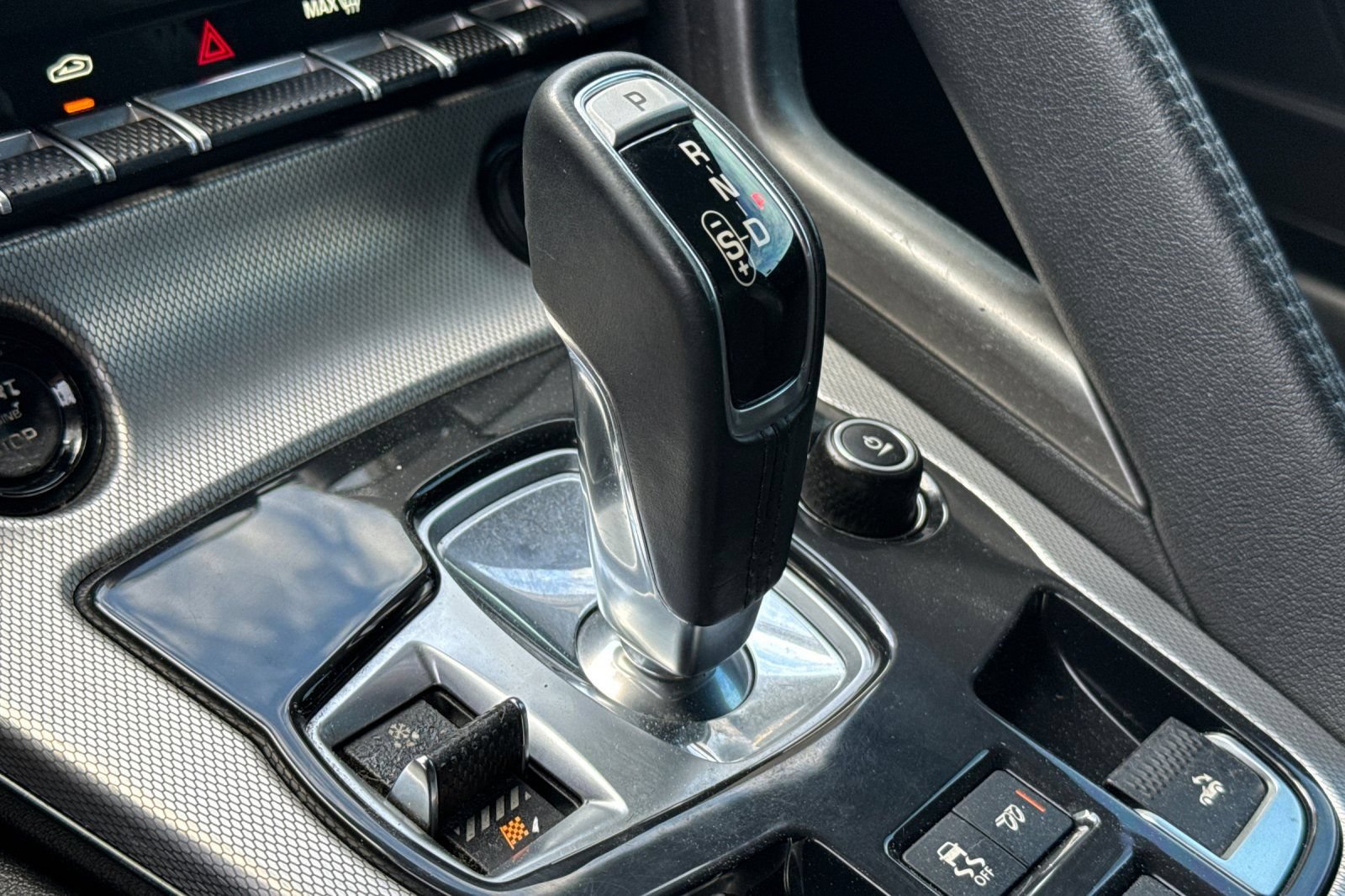 Used 2015 Jaguar F-TYPE Convertible RWD image 27