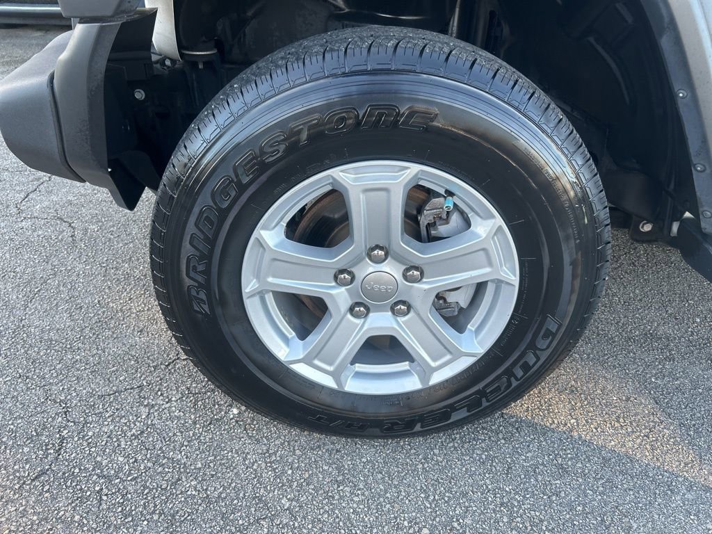 Used 2018 Jeep Wrangler Sport image 17