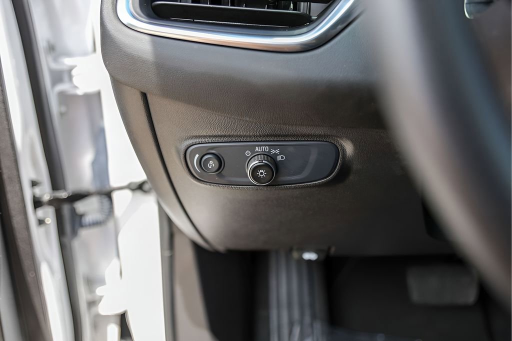 Used 2024 Chevrolet Equinox LS w/ LS Convenience Package FWD image 14