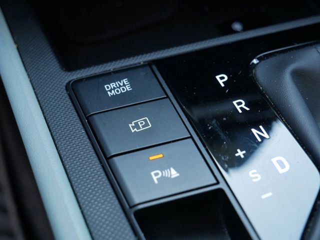 Used 2024 Hyundai Elantra Limited image 29