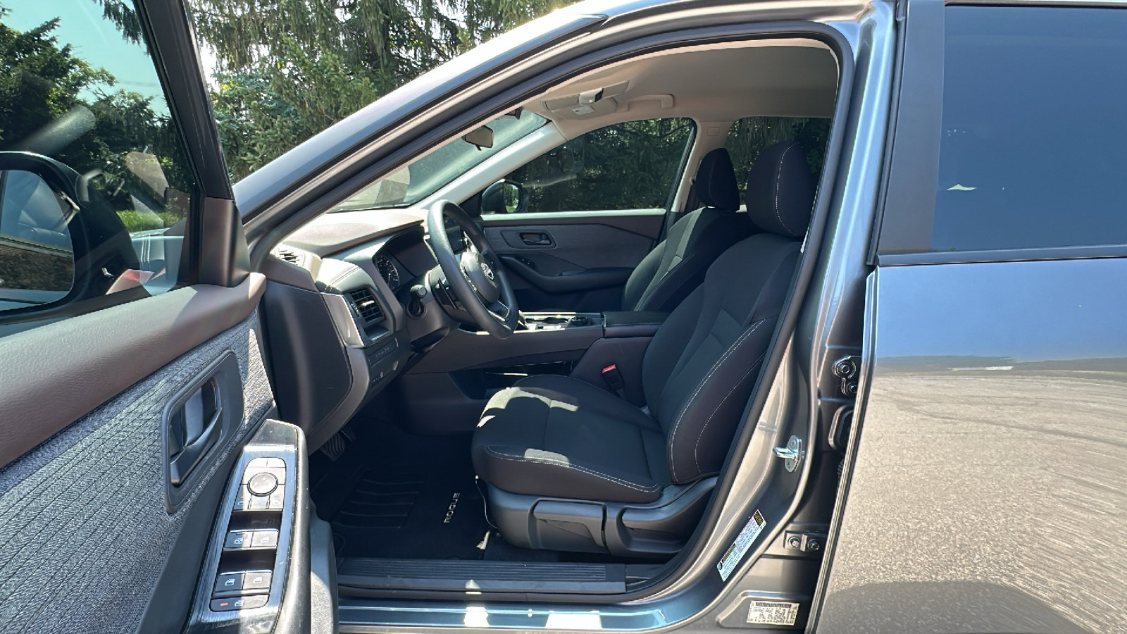 Certified 2023 Nissan Rogue S image 11