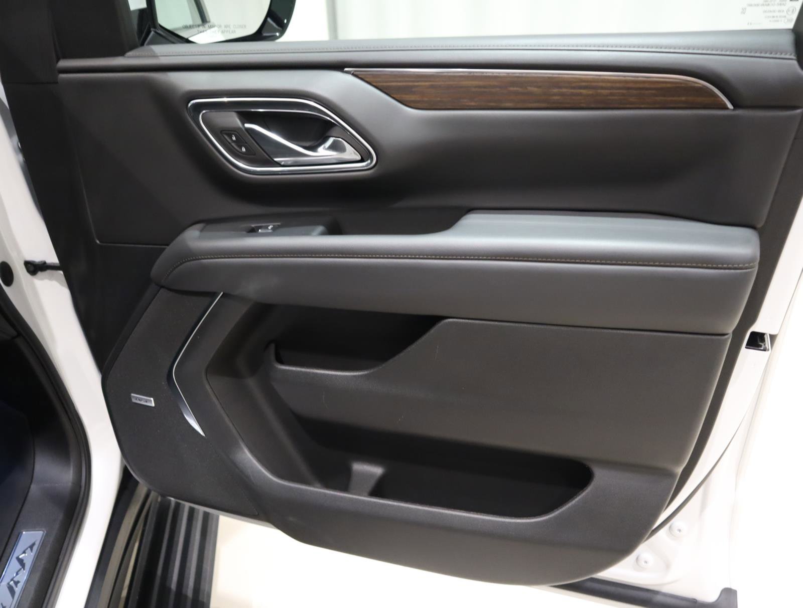 Used 2023 Chevrolet Tahoe High Country w/ Premium Package 2 image 15