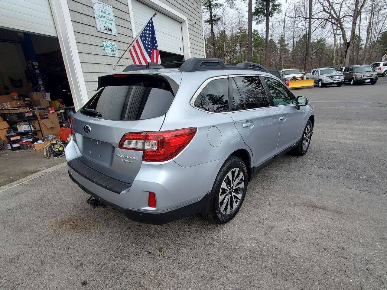 Used 2017 Subaru Outback 3.6R Limited AWD/4WD image 8
