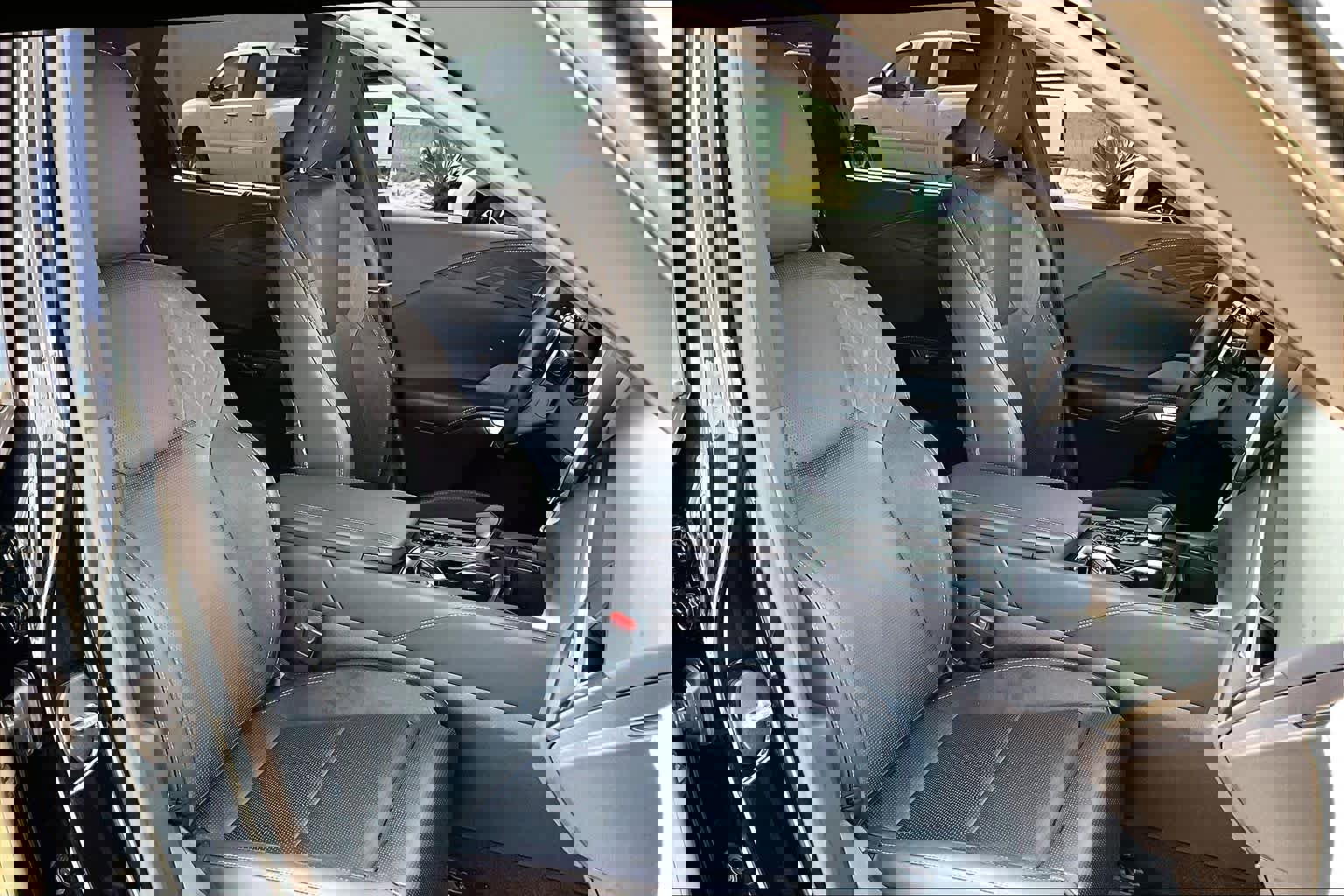 Used 2025 Lexus RX 450h Luxury w/ Convenience Package image 8