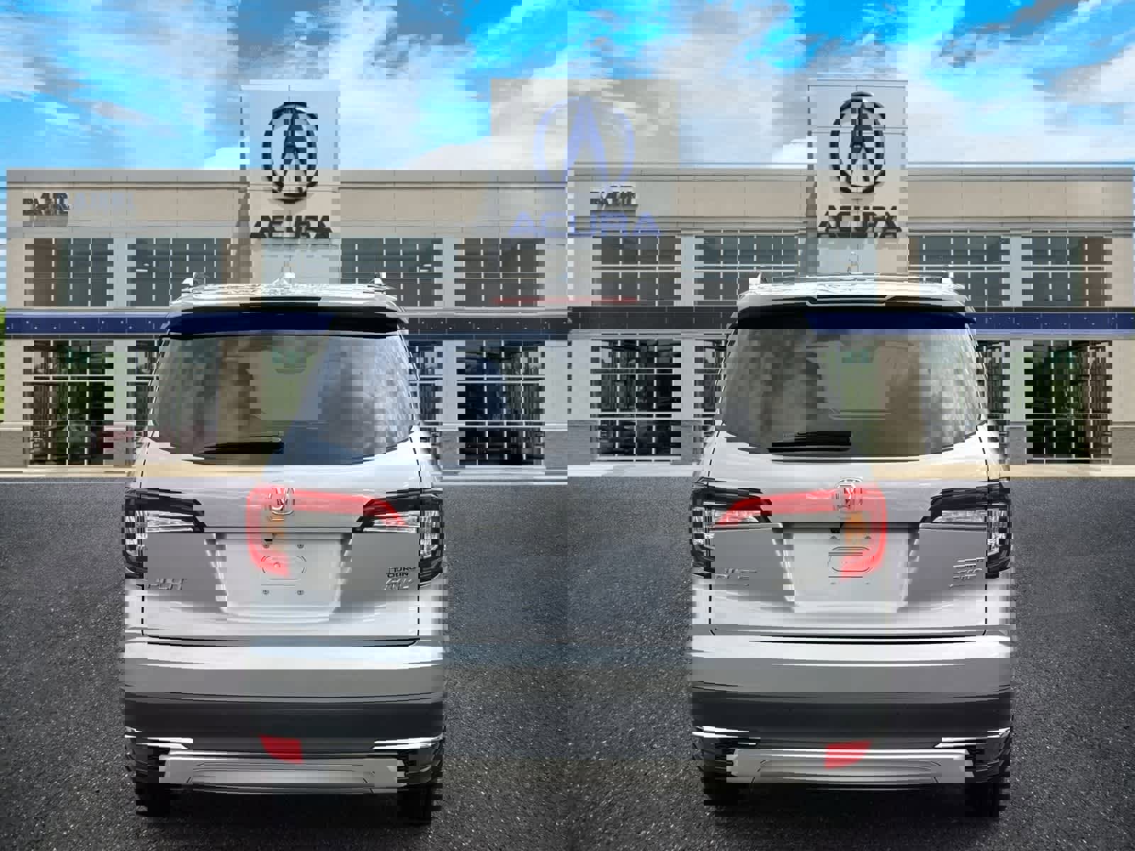 Used 2022 Honda Pilot Touring image 4