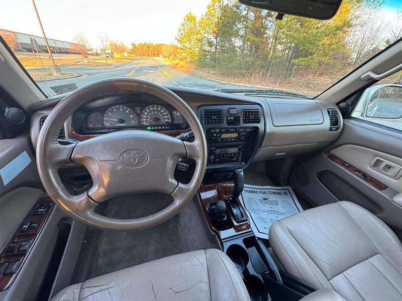 Used 2000 Toyota 4Runner Limited image 21
