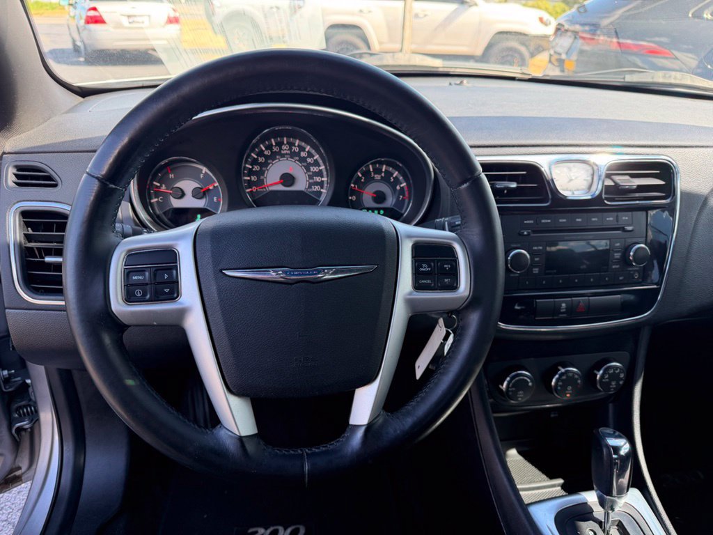 Used 2013 Chrysler 200 Touring FWD image 14