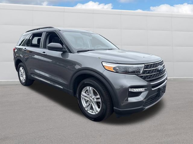 Used 2022 Ford Explorer XLT w/ Equipment Group 202A AWD/4WD image 13