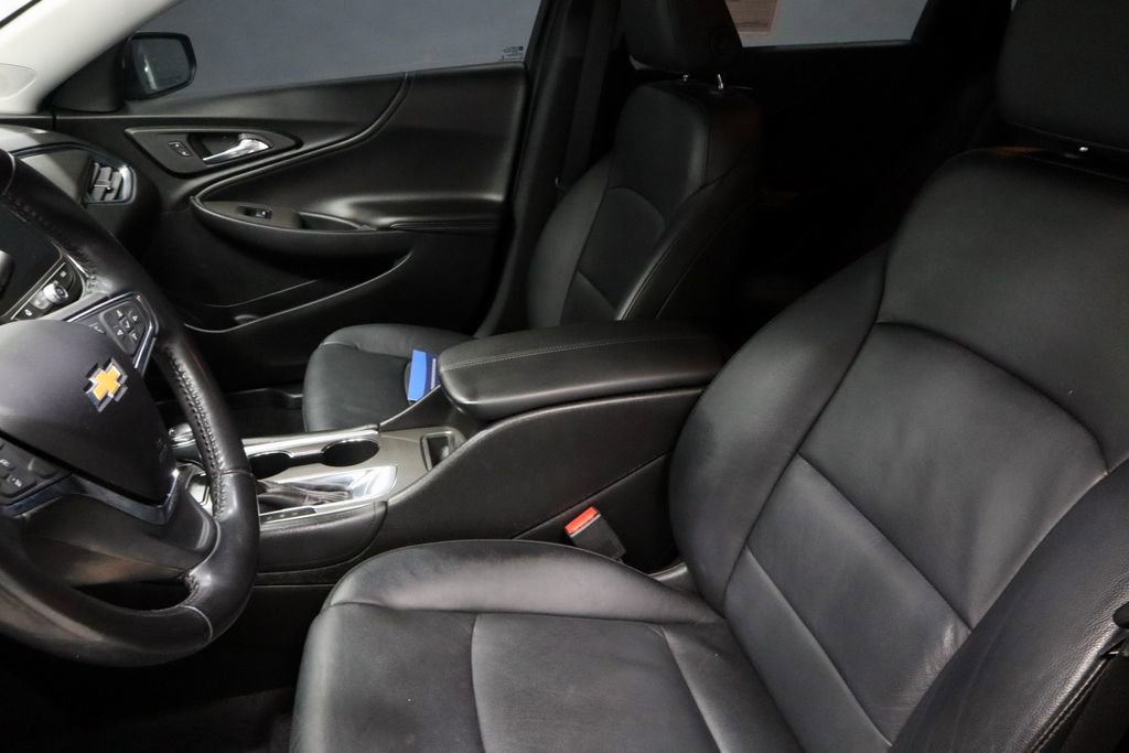 Used 2018 Chevrolet Malibu LT w/ Leather Package FWD image 23