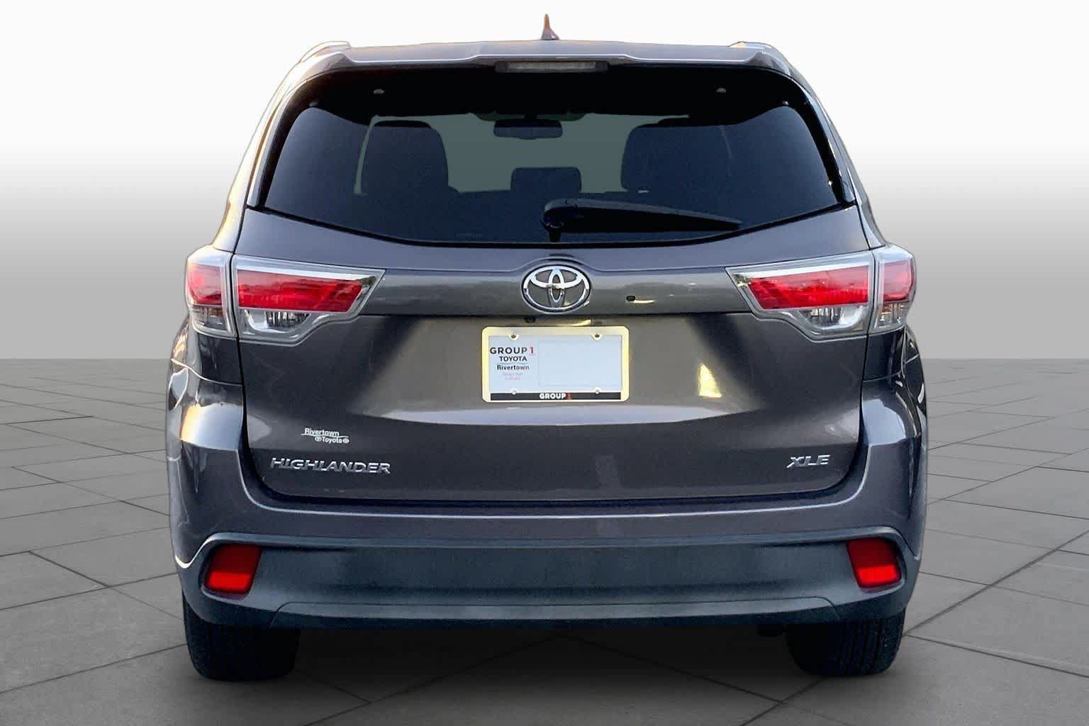Used 2016 Toyota Highlander XLE FWD image 5