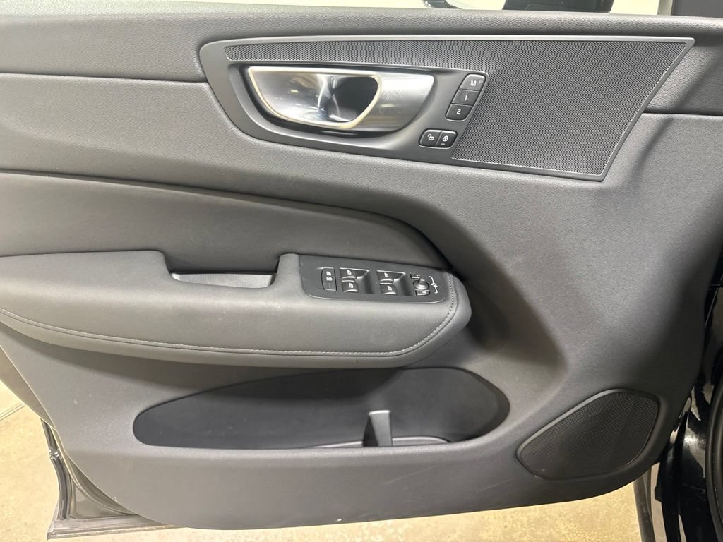 Certified 2026 Volvo XC60 B5 Plus AWD/4WD image 17