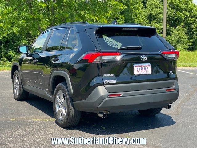 Used 2025 Toyota RAV4 LE AWD/4WD image 5
