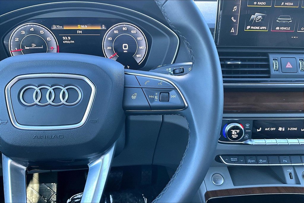 Used 2023 Audi Q5 2.0T Premium Plus w/ Premium Plus Package AWD/4WD image 25