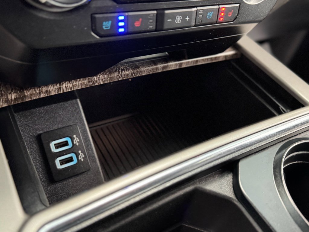 Used 2019 Ford F250 Lariat w/ Chrome Package image 31