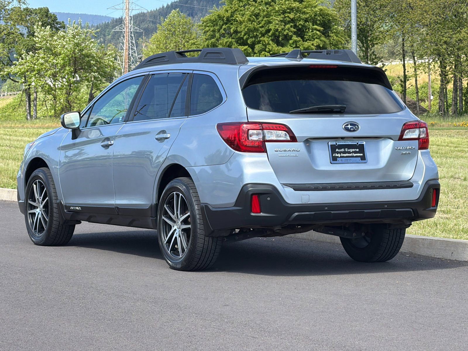 Used 2018 Subaru Outback 3.6R Limited AWD/4WD image 5