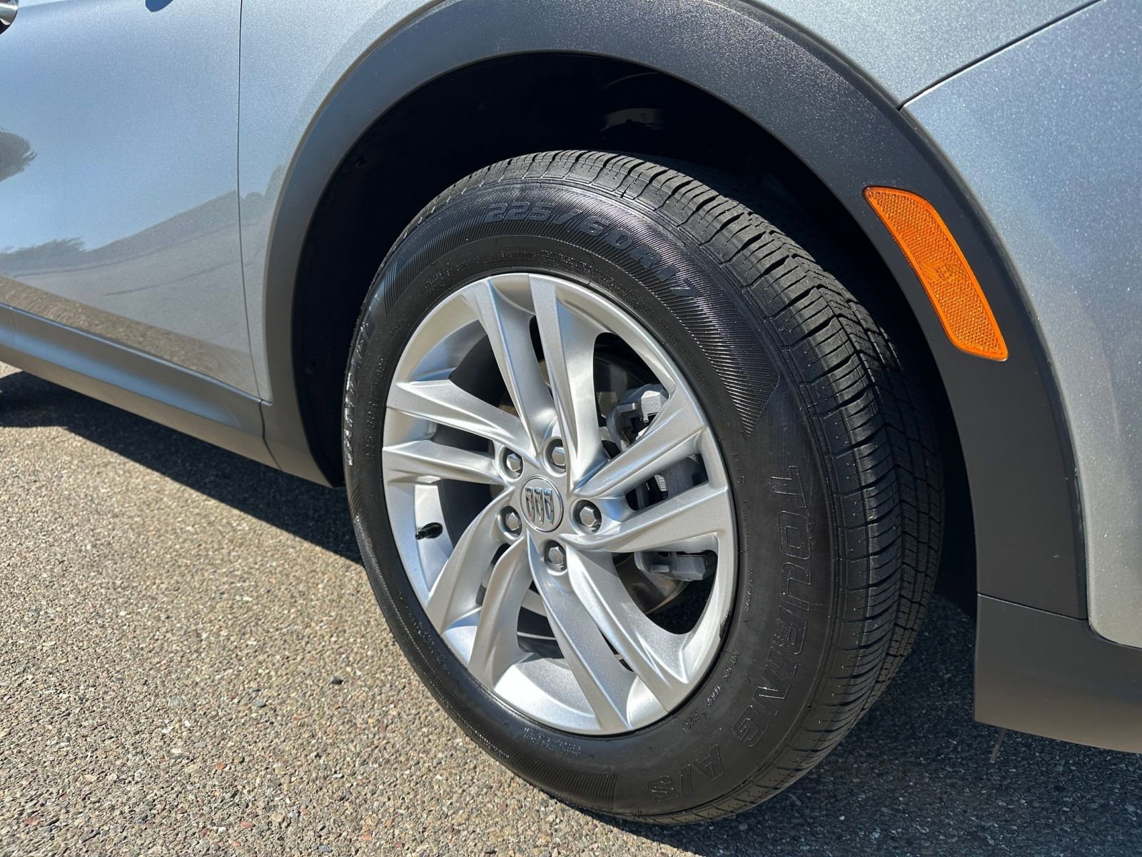 Used 2025 Buick Envista Preferred image 30