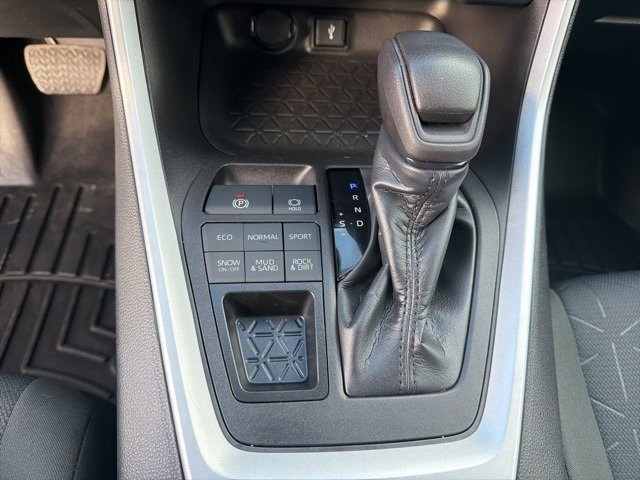 Used 2022 Toyota RAV4 XLE image 35