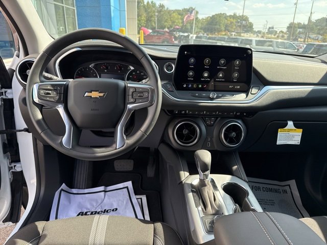 New 2025 Chevrolet Blazer LT w/ Midnight/Sport Edition image 23