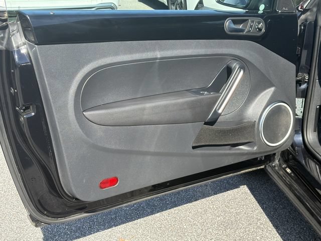 Used 2013 Volkswagen Beetle 2.0T FWD image 12