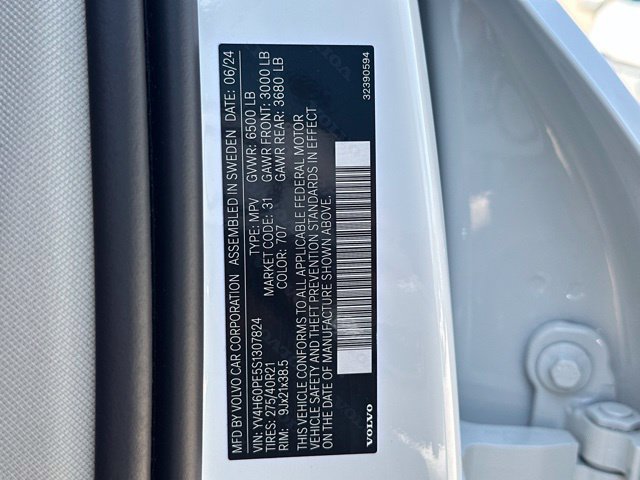 Certified 2025 Volvo XC90 T8 Plus AWD/4WD image 34