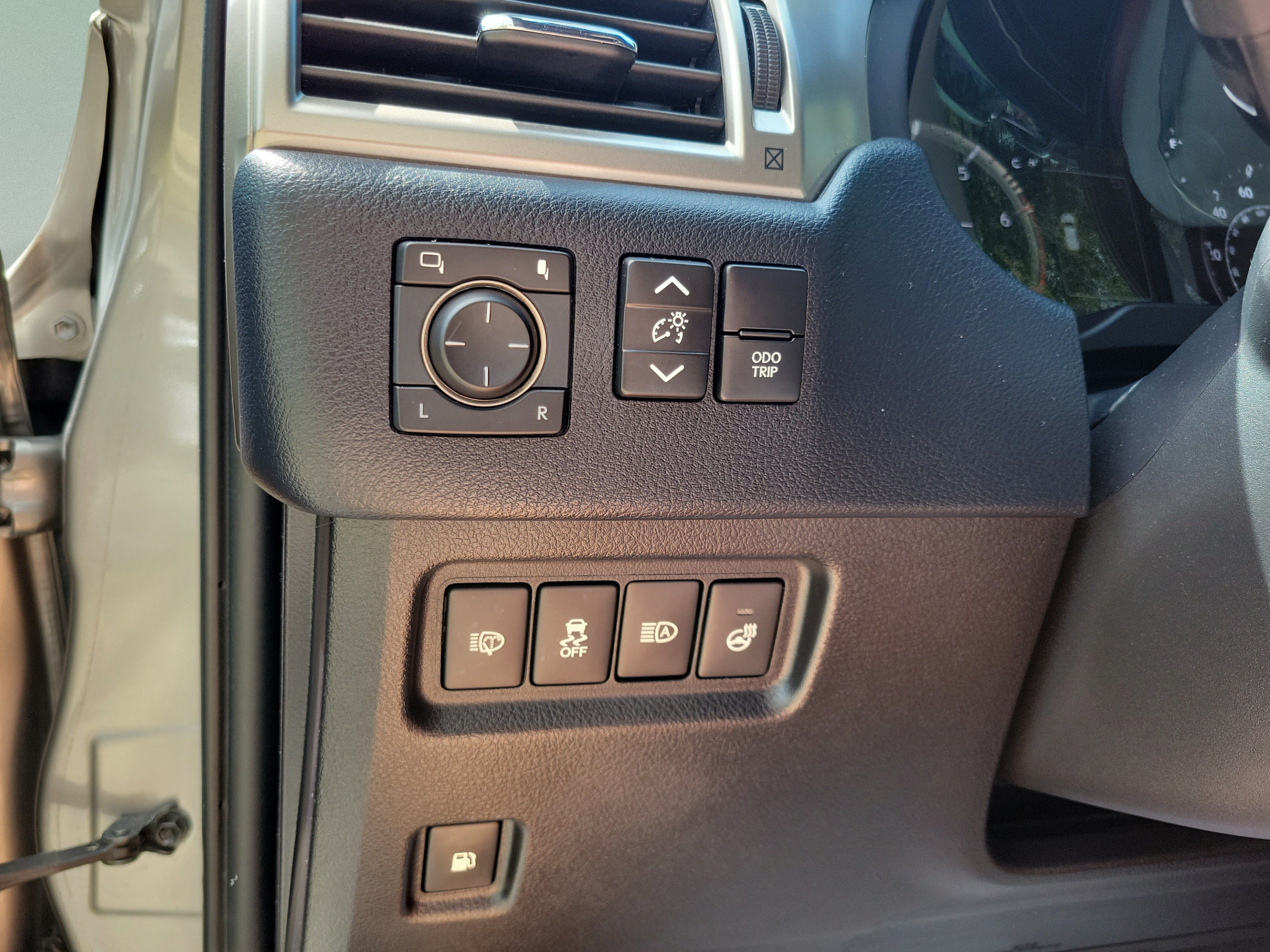 Used 2021 Lexus GX 460 Premium w/ Premium Package AWD/4WD image 16