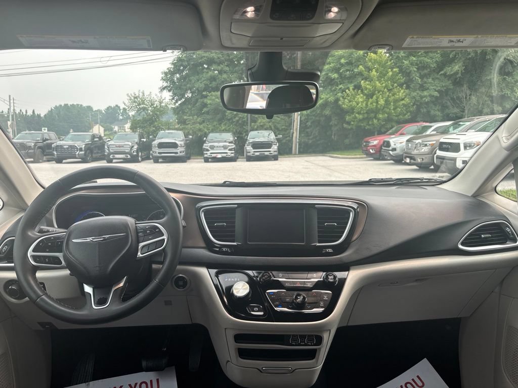 Used 2024 Chrysler Voyager LX FWD image 22