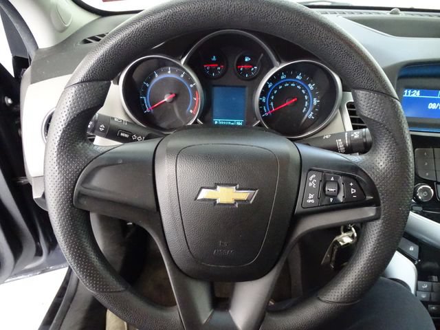 Used 2013 Chevrolet Cruze LS FWD image 5