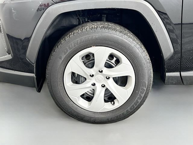 Used 2024 Toyota RAV4 LE image 10